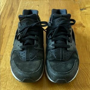 Nike sneakers huaraches